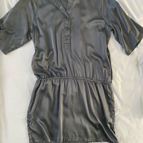 Grey silk blouse-shirt by Marella. Goes well with dark tights. - Picture 2 of 4